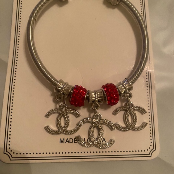 Elegant Silver and Red Charm Bracelet - Picture 2 of 2
